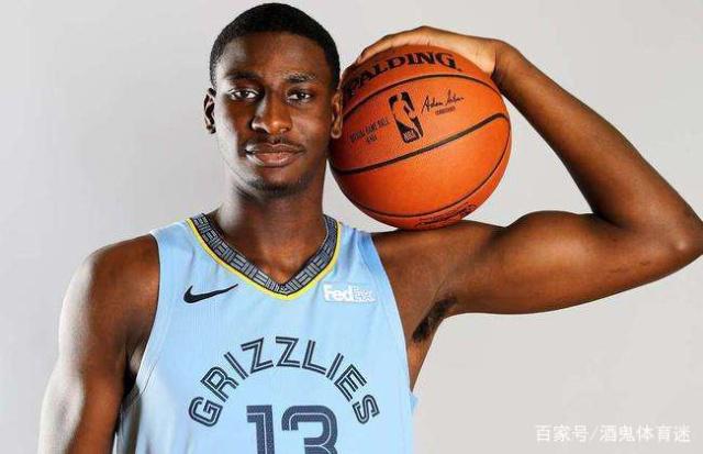 每年定期举 每年定期举